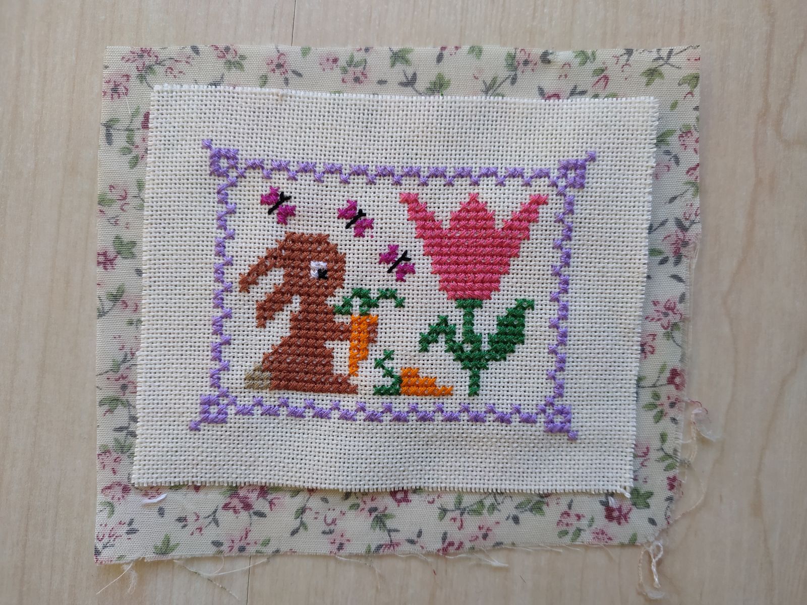 Blog-Inhaltsbild für 'Freebie - Kreuzstich Ostern - Osterhase'