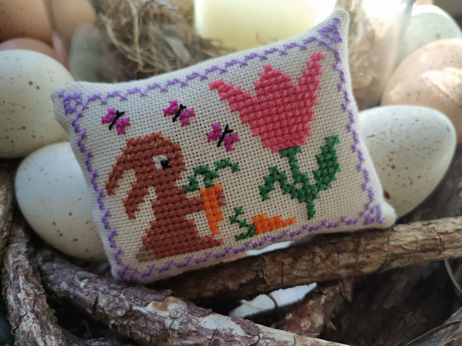 Blog-Inhaltsbild für 'Freebie - Kreuzstich Pauline auf der Hühner-Farm'