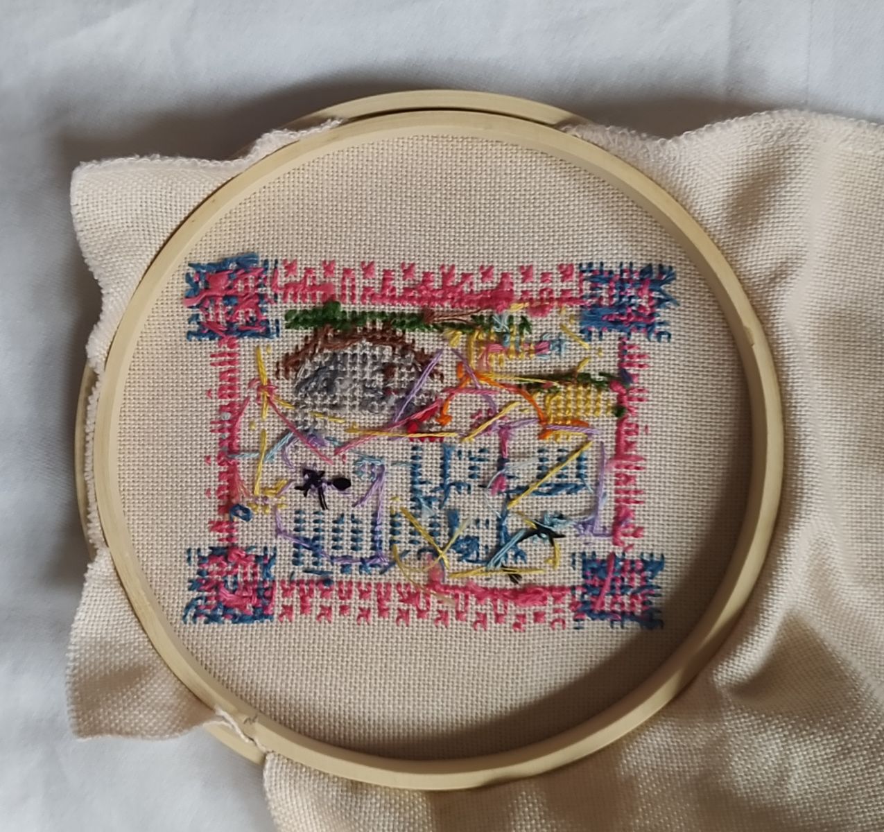 Blog-Inhaltsbild für 'Freebie - Kreuzstich Pauline auf der Hühner-Farm'