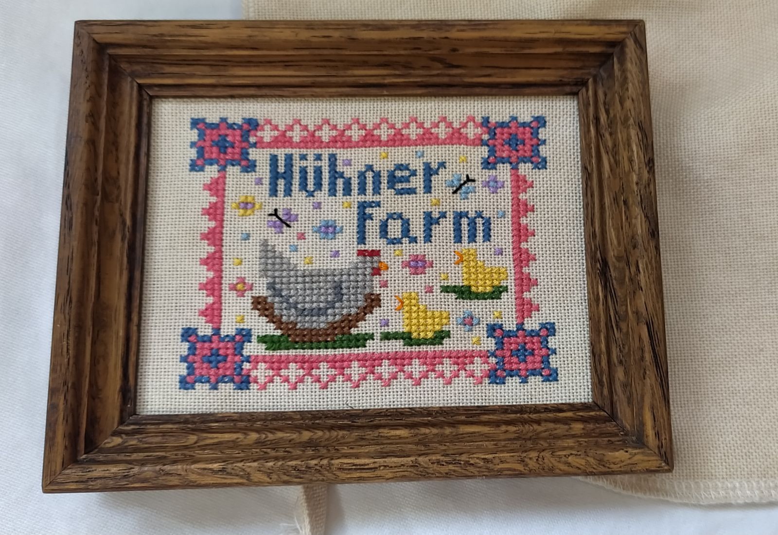 Blog-Inhaltsbild für 'Freebie - Kreuzstich Pauline auf der Hühner-Farm'