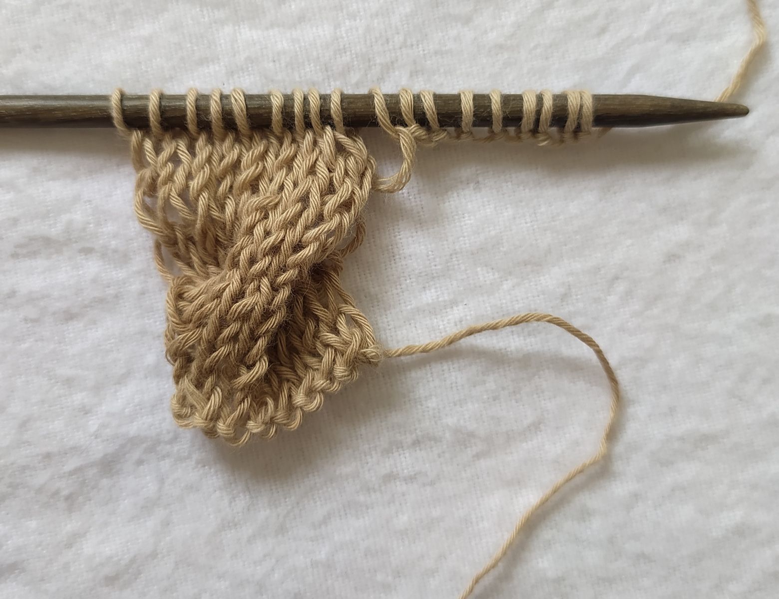 Blog-Inhaltsbild für 'Strickanleitung Sommerschal Klein und Leicht -'