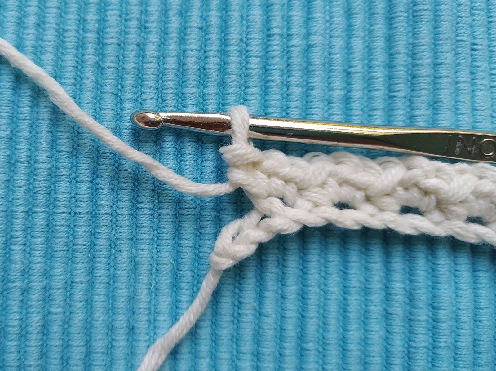 Blog-Inhaltsbild für 'Anleitung für sehr festes dichtes Häkelmuster'