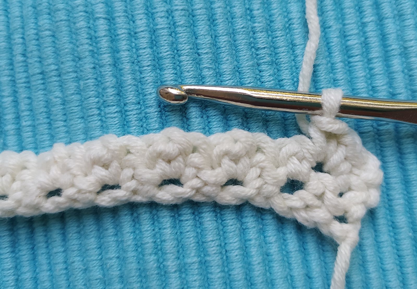 Blog-Inhaltsbild für 'Anleitung für sehr festes dichtes Häkelmuster'