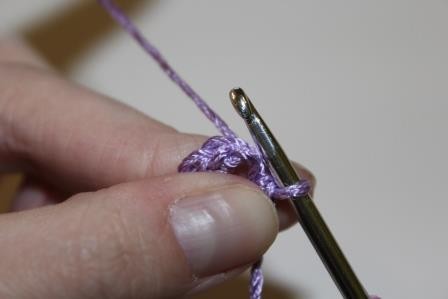 Blog-Inhaltsbild für 'Gratis Häkelanleitung für einen Mini-Handtaschenbeutel als Schlüsselanhänger'