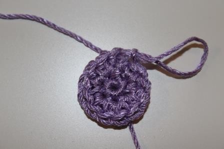 Blog-Inhaltsbild für 'Gratis Häkelanleitung für einen Mini-Handtaschenbeutel als Schlüsselanhänger'