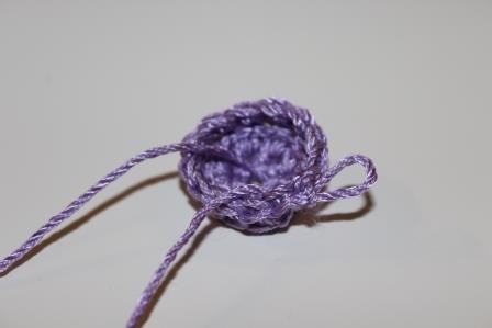 Blog-Inhaltsbild für 'Gratis Häkelanleitung für einen Mini-Handtaschenbeutel als Schlüsselanhänger'