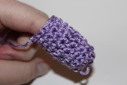 Blog-Inhaltsbild für 'Gratis Häkelanleitung für einen Mini-Handtaschenbeutel als Schlüsselanhänger'