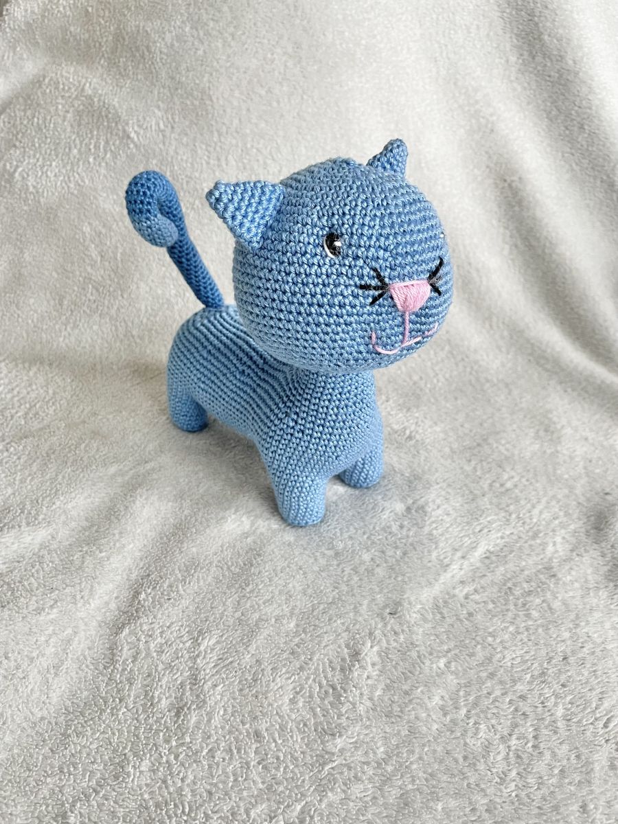 Blog-Inhaltsbild für 'Kostenlose Häkelanleitung für eine süße Amigurumi Katze'