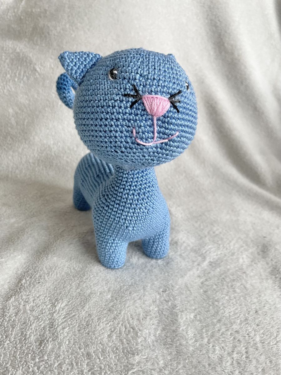 Blog-Inhaltsbild für 'Kostenlose Häkelanleitung für eine süße Amigurumi Katze'
