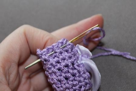 Blog-Inhaltsbild für 'Gratis Häkelanleitung für einen Mini-Handtaschenbeutel als Schlüsselanhänger'