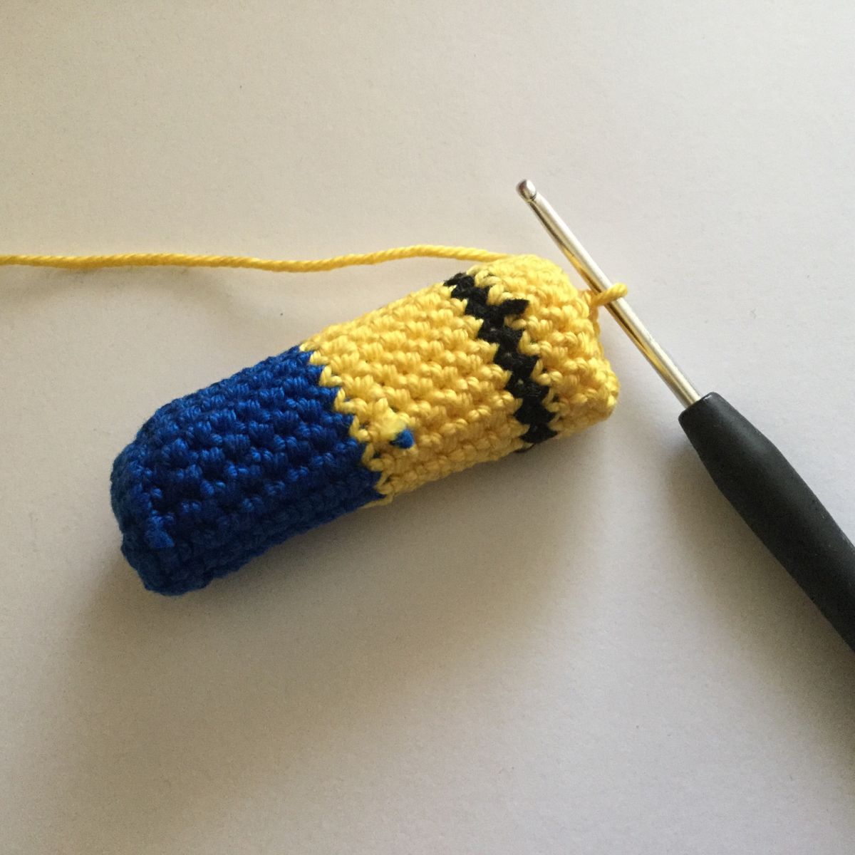 Blog-Inhaltsbild für 'kostenlos Häkelanleitung (2 Versionen) Taschenbaumler für Lippenstifte'