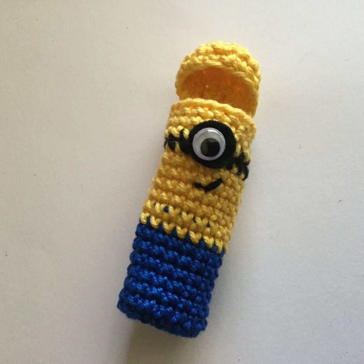 Blog-Inhaltsbild für 'kostenlos Häkelanleitung (2 Versionen) Taschenbaumler für Lippenstifte'