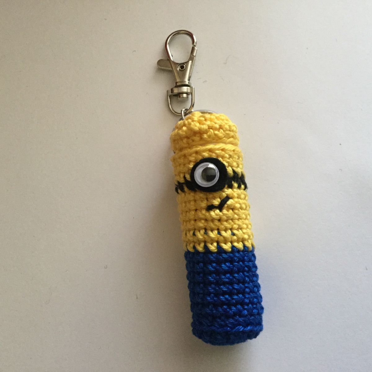 Blog-Inhaltsbild für 'kostenlos Häkelanleitung (2 Versionen) Taschenbaumler für Lippenstifte'