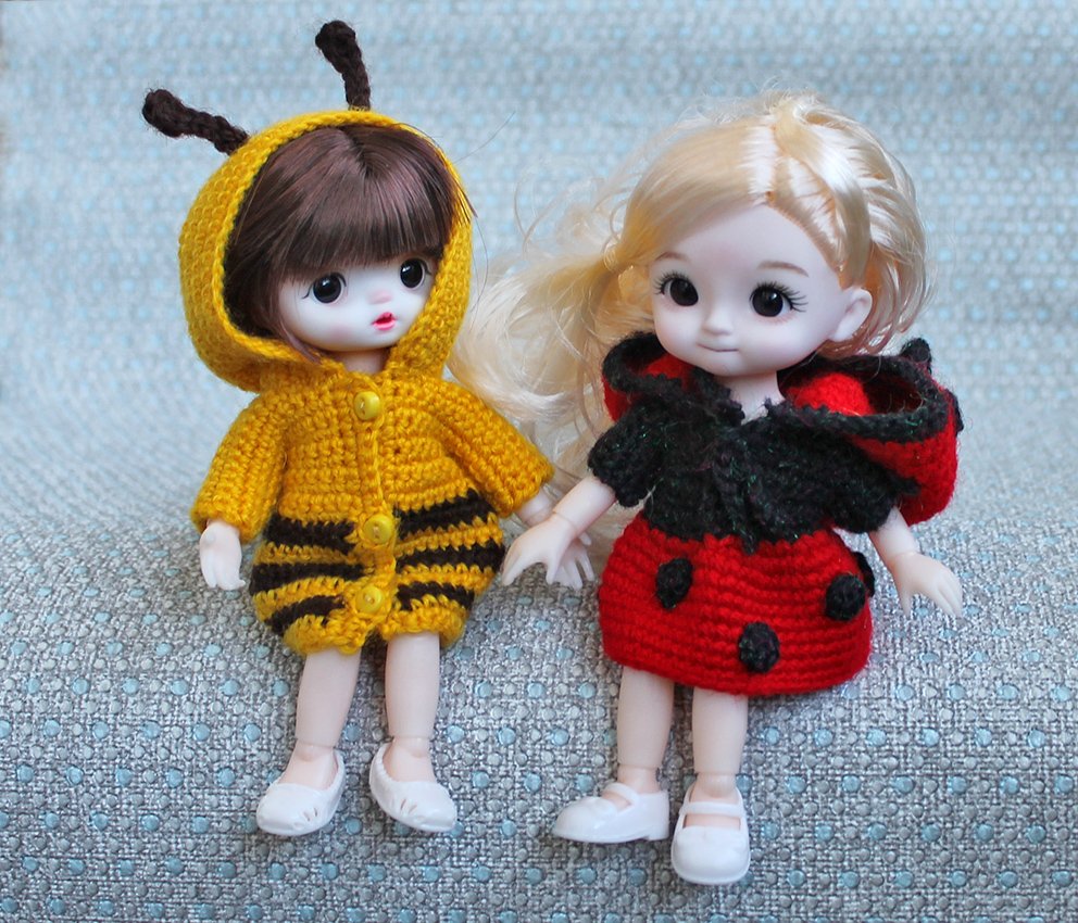 Blog content image for 'Bee dress for a small doll'