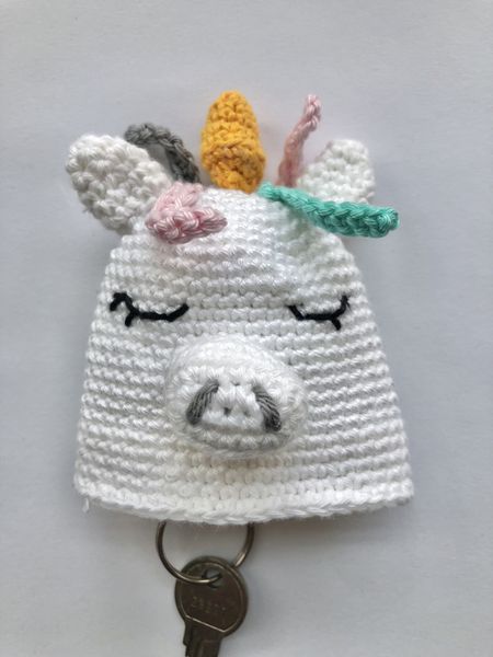 Blog-Inhaltsbild für 'Häkelanleitung Einhorn Schlüsselüberzug'