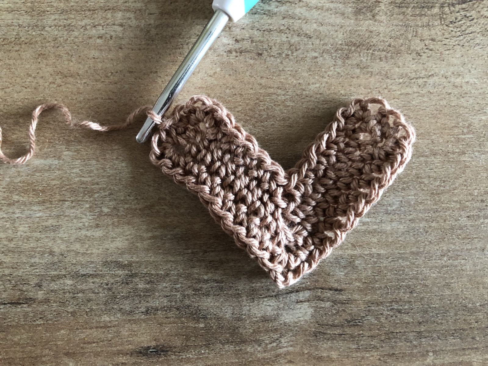 Blog-Inhaltsbild für 'Crochet washcloths - tips and tricks for baby care'
