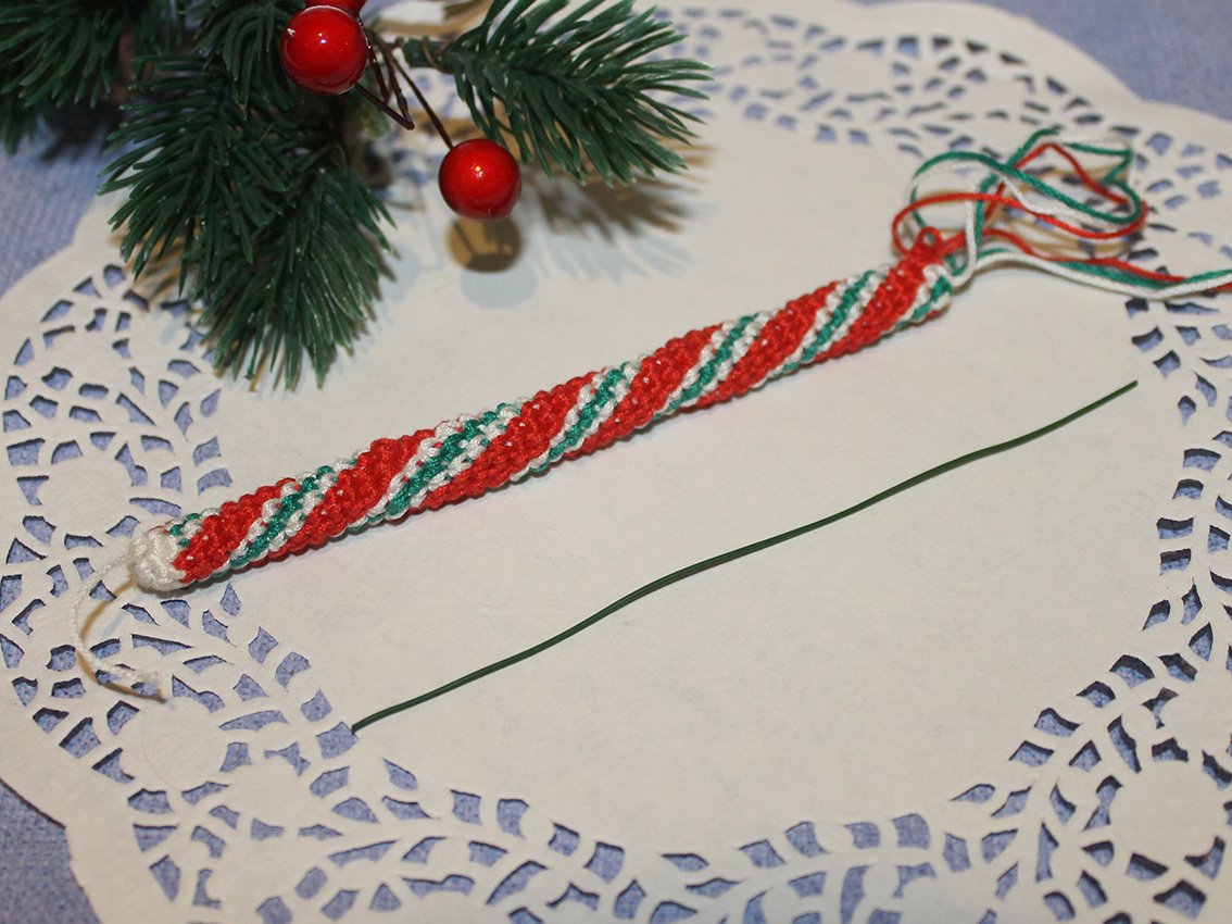Blog content image for 'Three Christmas tree decorations made from leftover yarn'