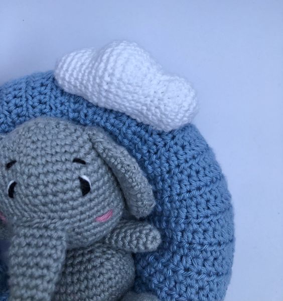 Blog-Inhaltsbild für 'Häkelanleitung Elefanten-Kranz'