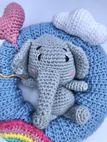 Blog-Inhaltsbild für 'Häkelanleitung Elefanten-Kranz'