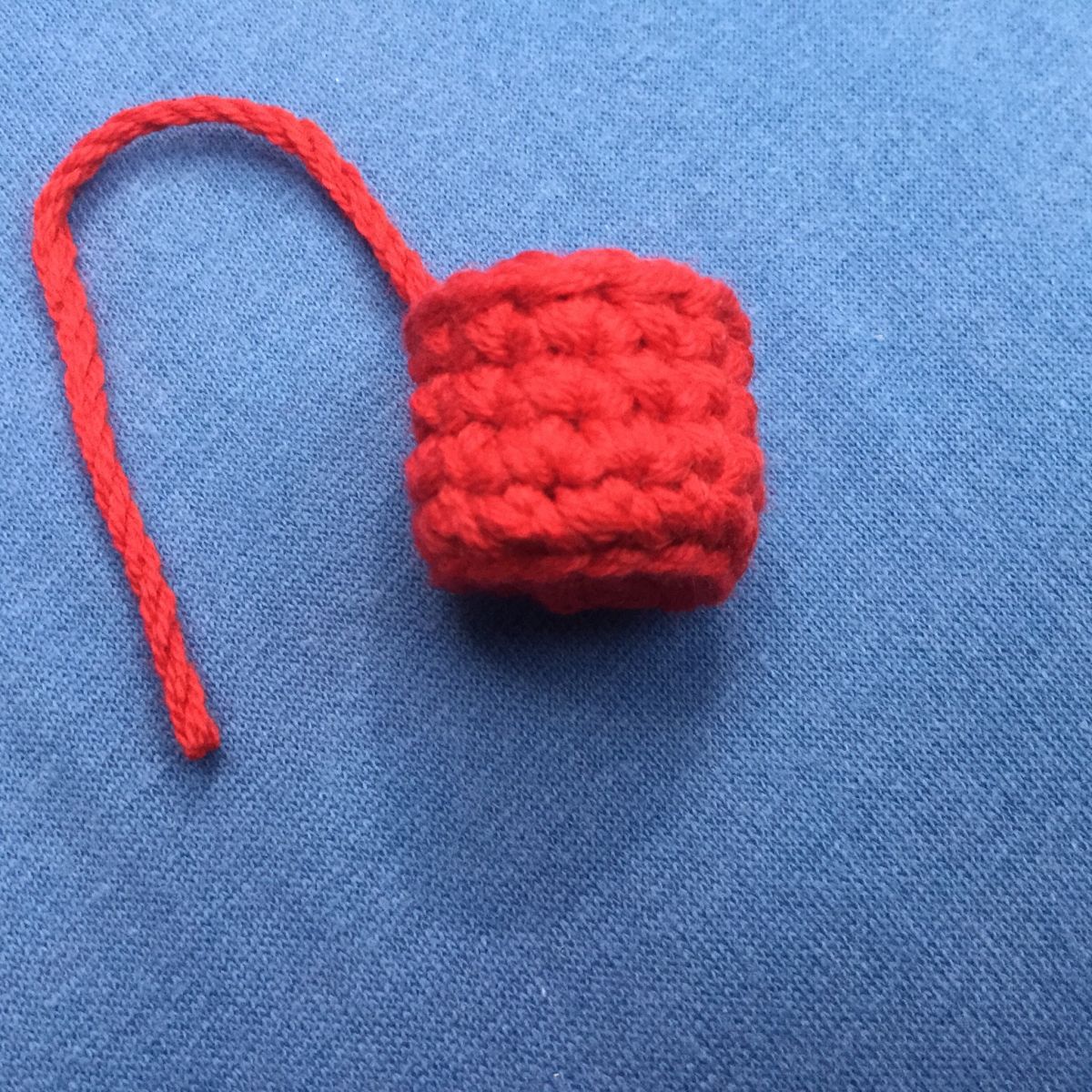 Blog-Inhaltsbild für 'kostenlose Häkelanleitung Amigurumi Roboter'