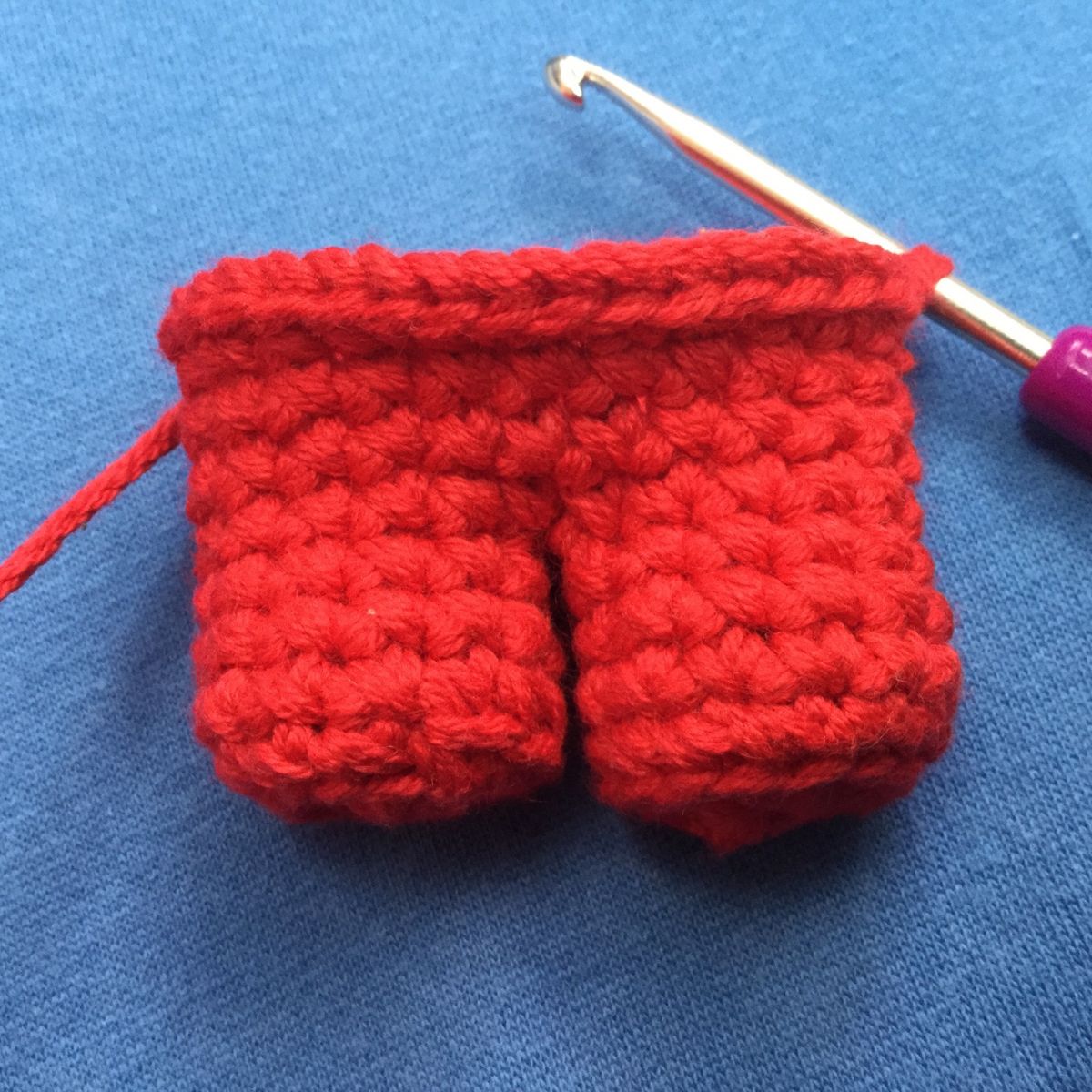 Blog-Inhaltsbild für 'kostenlose Häkelanleitung Amigurumi Roboter'