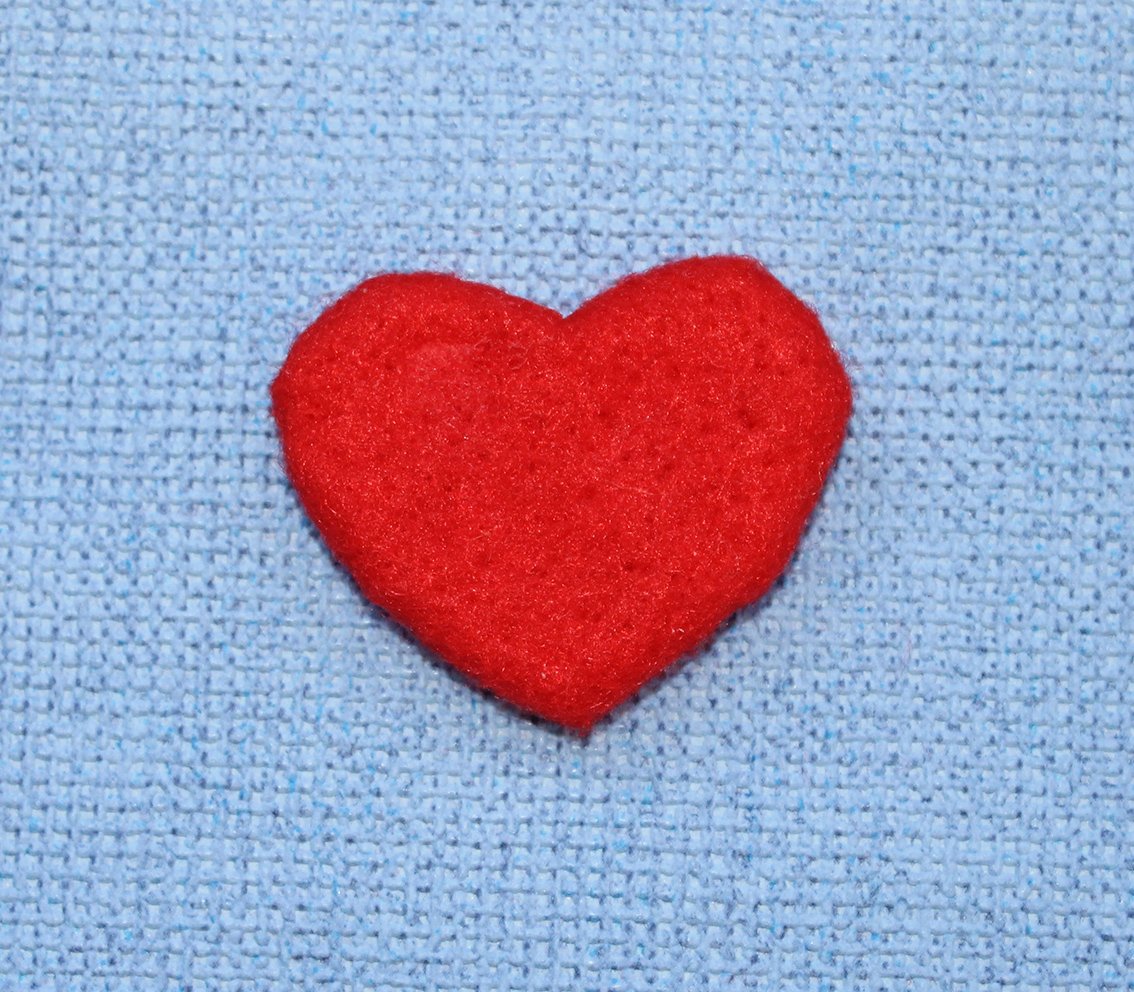Blog content image for 'Heart & crochet hook brooch'