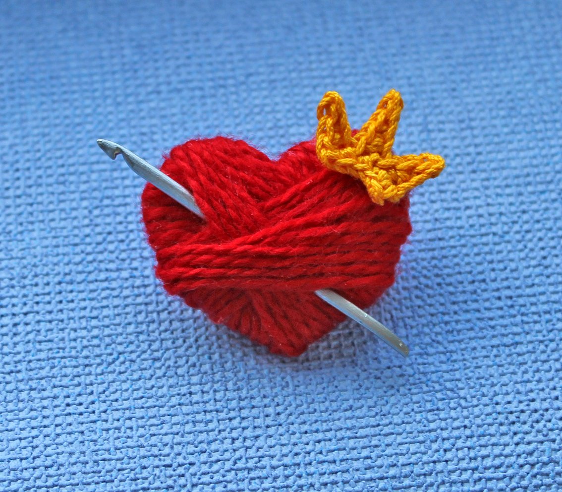 Blog content image for 'Heart & crochet hook brooch'