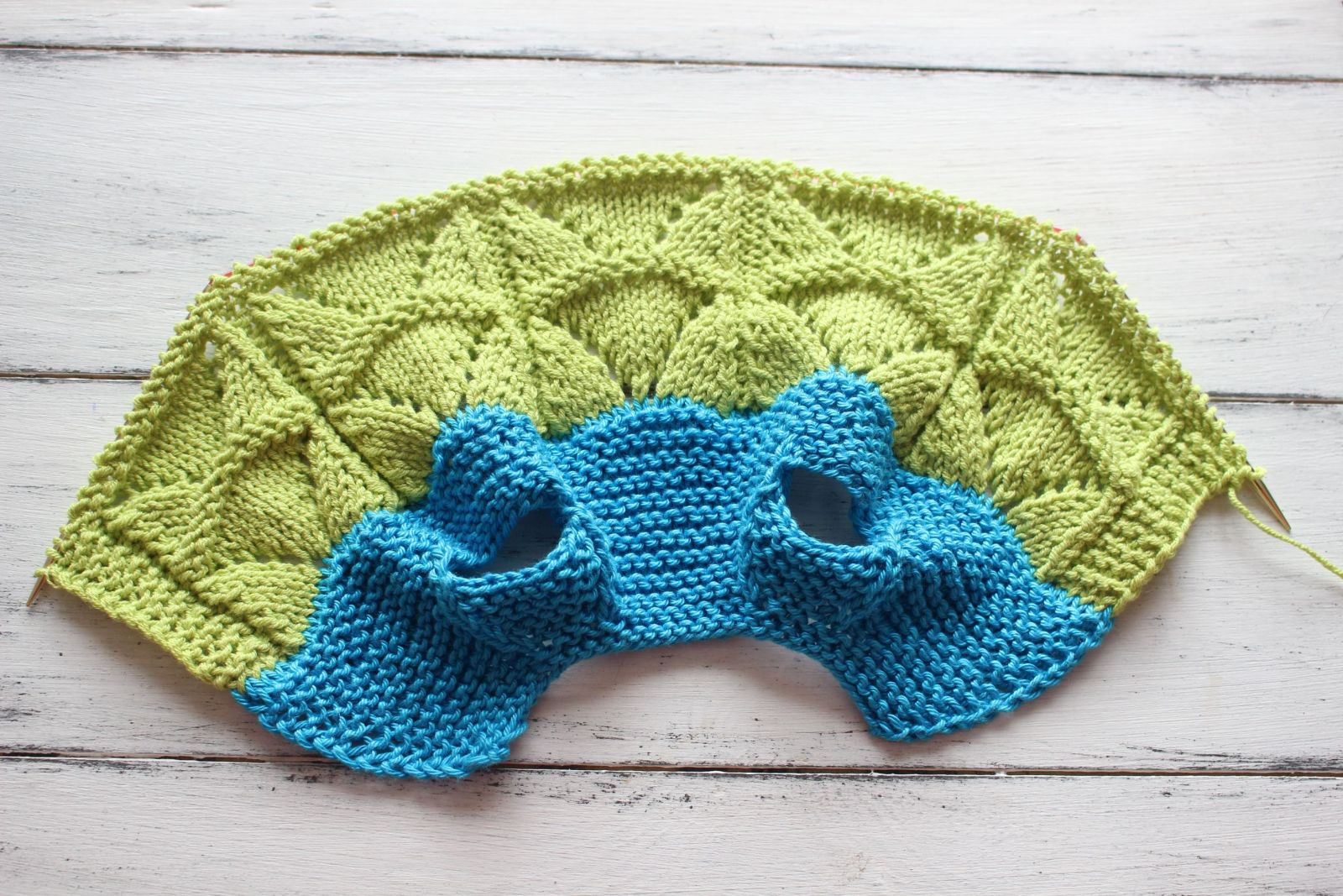 Blog-Inhaltsbild für 'Kostenlose Strickanleitung für Puppenkleid'