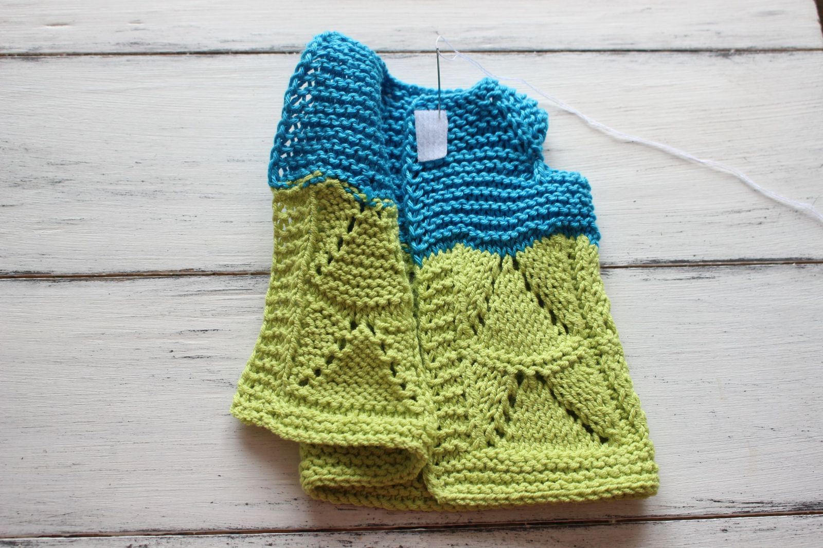 Blog-Inhaltsbild für 'Kostenlose Strickanleitung für Puppenkleid'