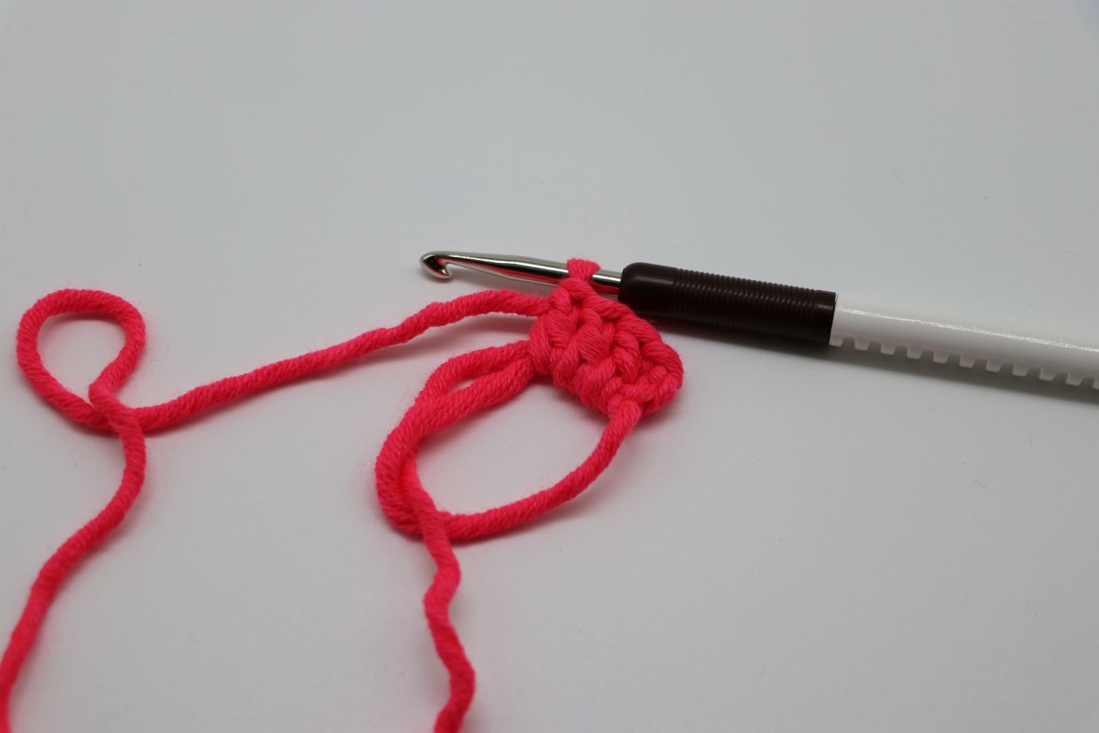 Blog-Inhaltsbild für 'Kostenlose Häkelanleitung für die kleinen Herzchen'