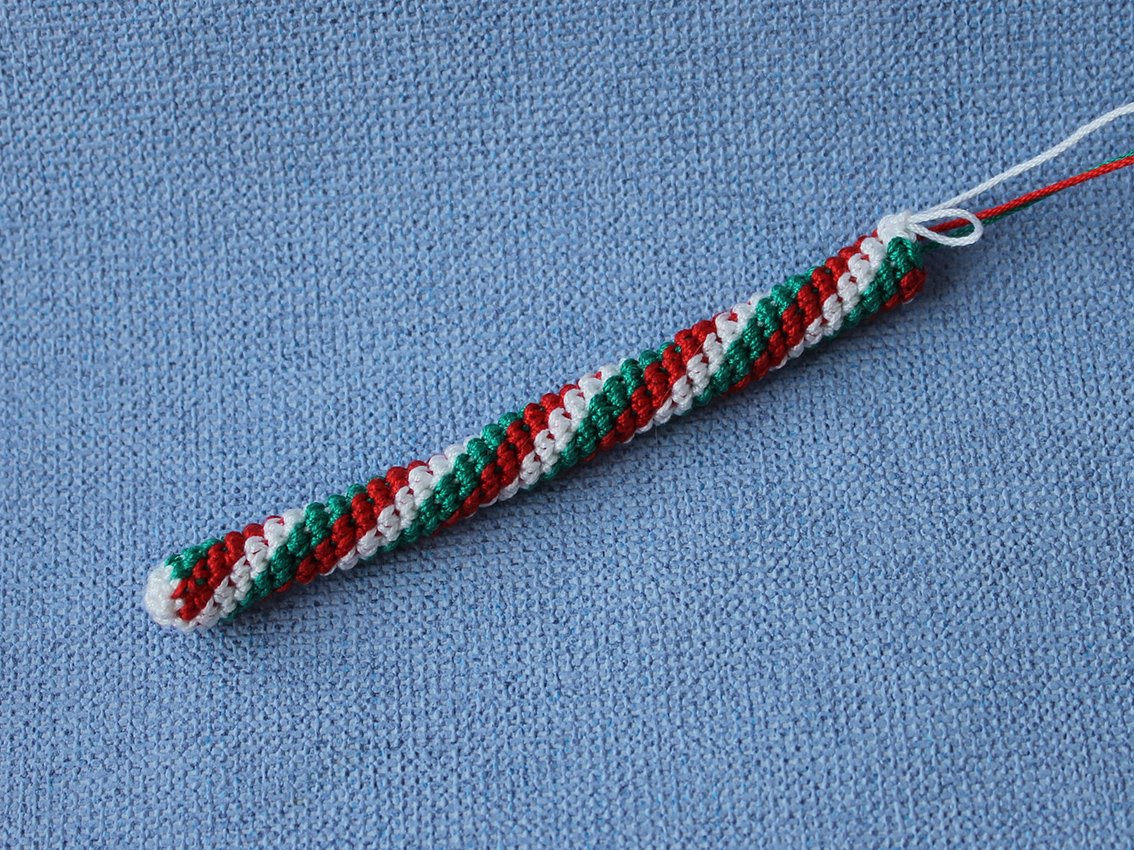 Blog content image for 'Three Christmas tree decorations made from leftover yarn'