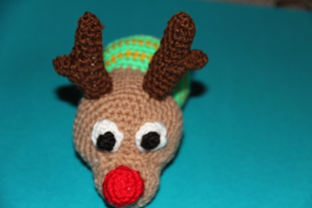 Blog-Inhaltsbild für 'Kostenlose Häkelanleitung - Kleines Rentier und sein Kuschelkissen'