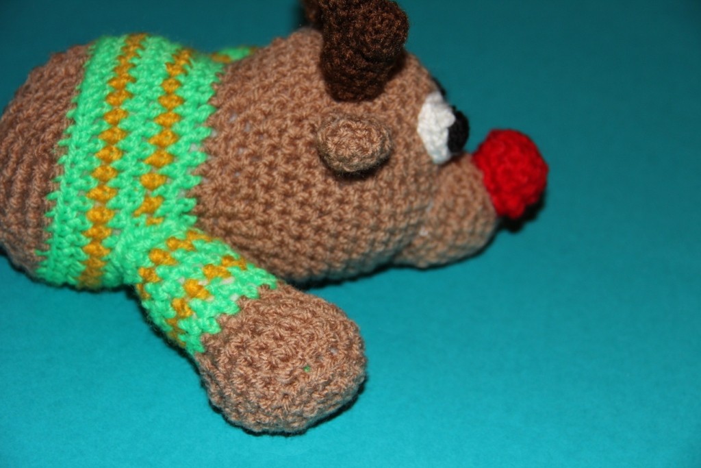 Blog-Inhaltsbild für 'Kostenlose Häkelanleitung - Kleines Rentier und sein Kuschelkissen'