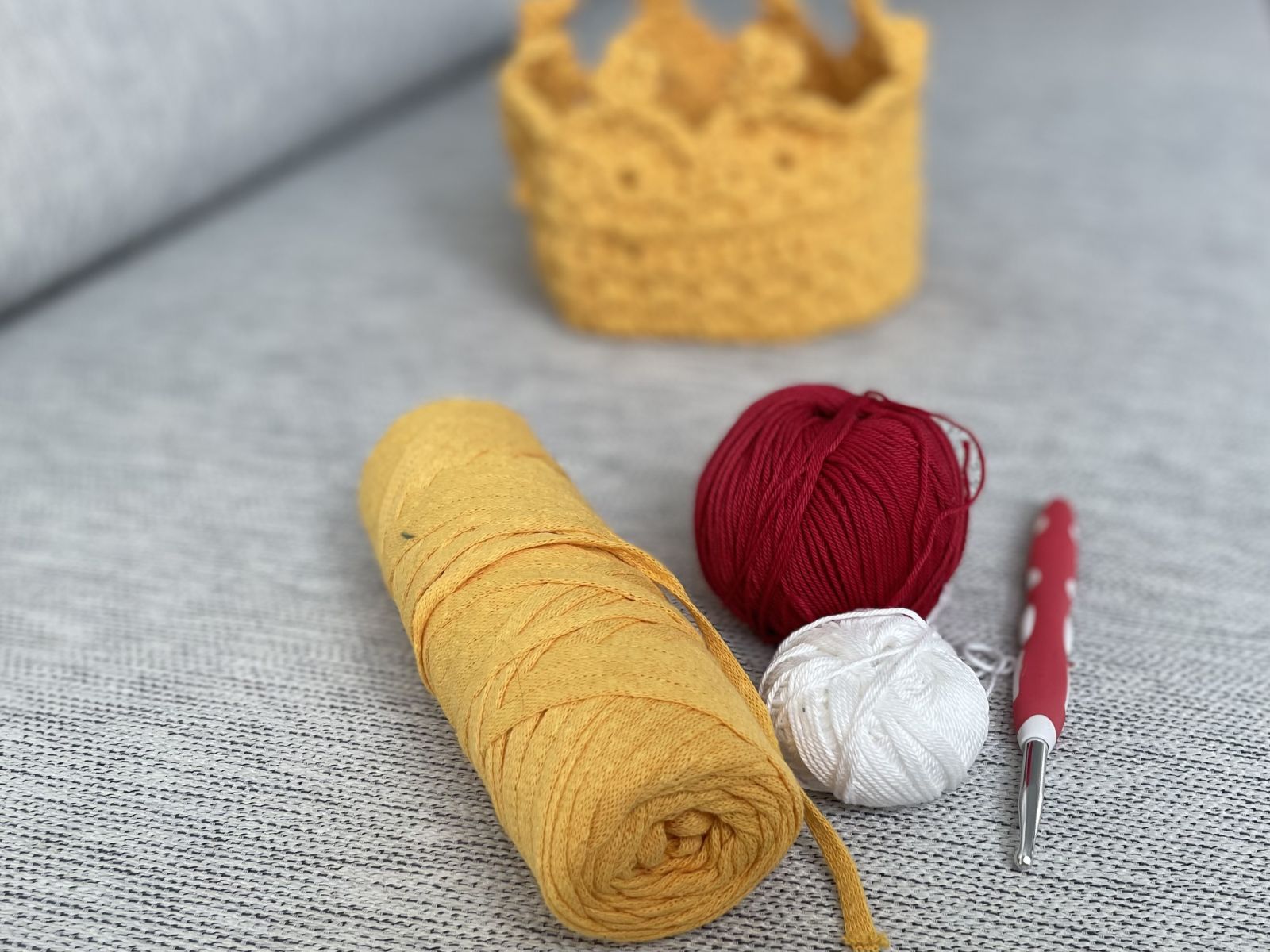 Blog content image for 'My favorite from last year: ribbon yarn and a pattern for an adjustable crown'