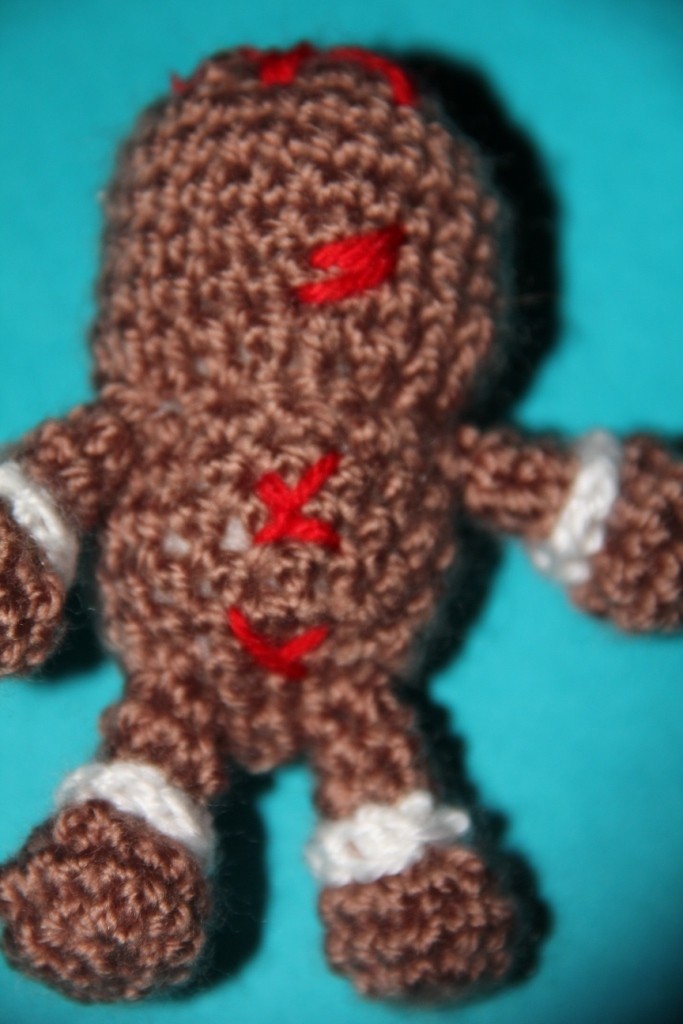 Blog-Inhaltsbild für 'Kostenlose Häkelanleitung - Kleines Lebkuchenmännchen als Schlüsselanhänger oder Taschenbaumler'