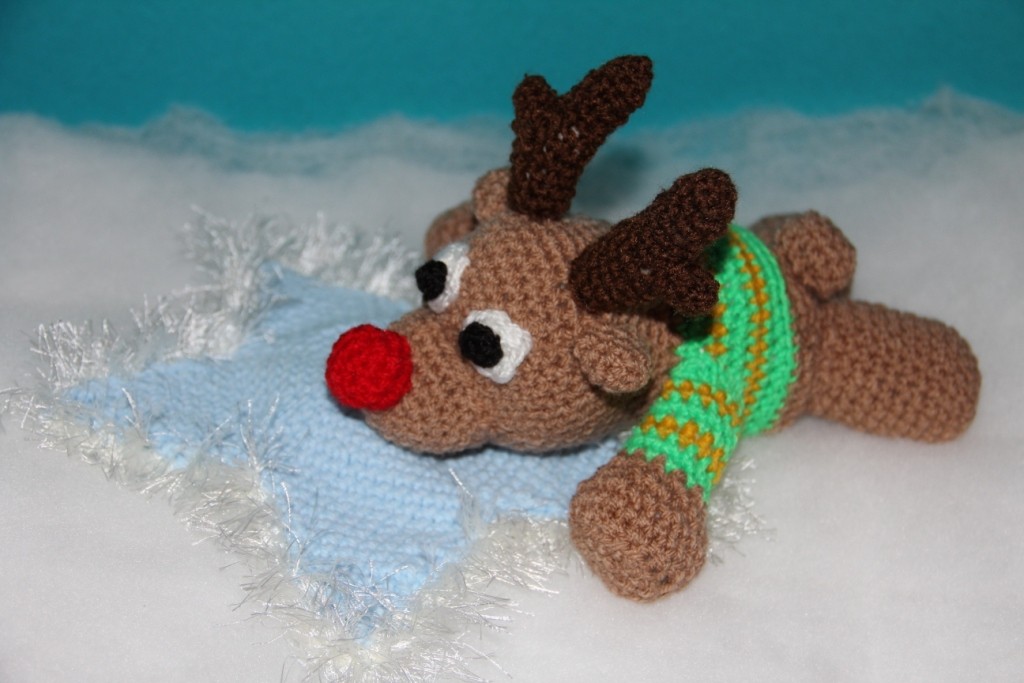 Blog-Inhaltsbild für 'Kostenlose Häkelanleitung - Kleines Rentier und sein Kuschelkissen'