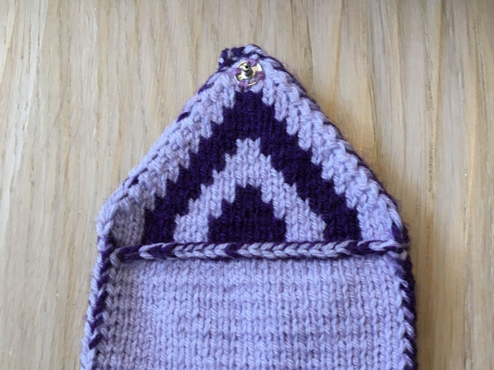Blog-Inhaltsbild für 'Doubleface Stricken: Was kann man mit dem Hohlraum zwischen den beiden Seiten des Doubleface Gestricks machen?'