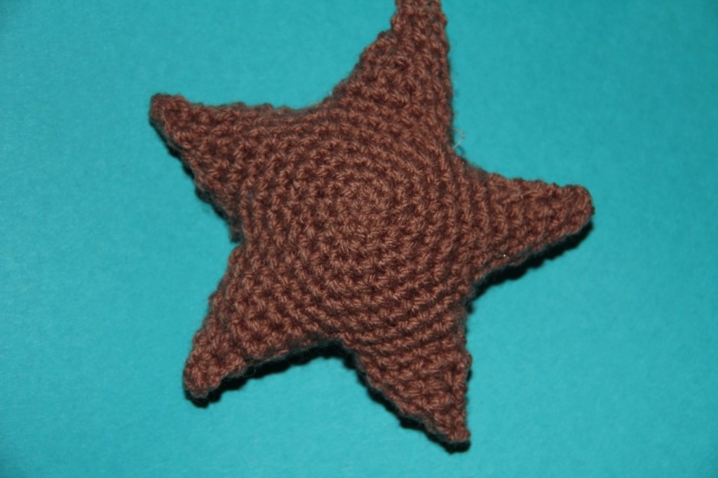 Blog-Inhaltsbild für 'Kostenlose Häkelanleitung - Kleine gehäkelte Lebkuchenanhänger'