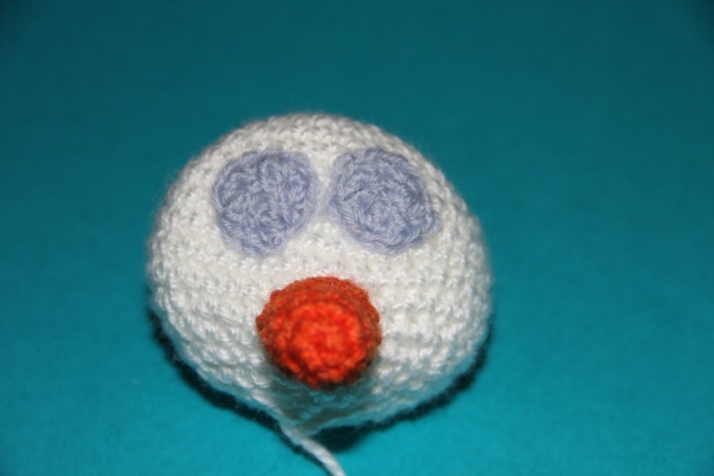 Blog-Inhaltsbild für 'Kostenlose Häkelanleitung - Geschenkidee - Kleiner Schneemann als Untersetzer'