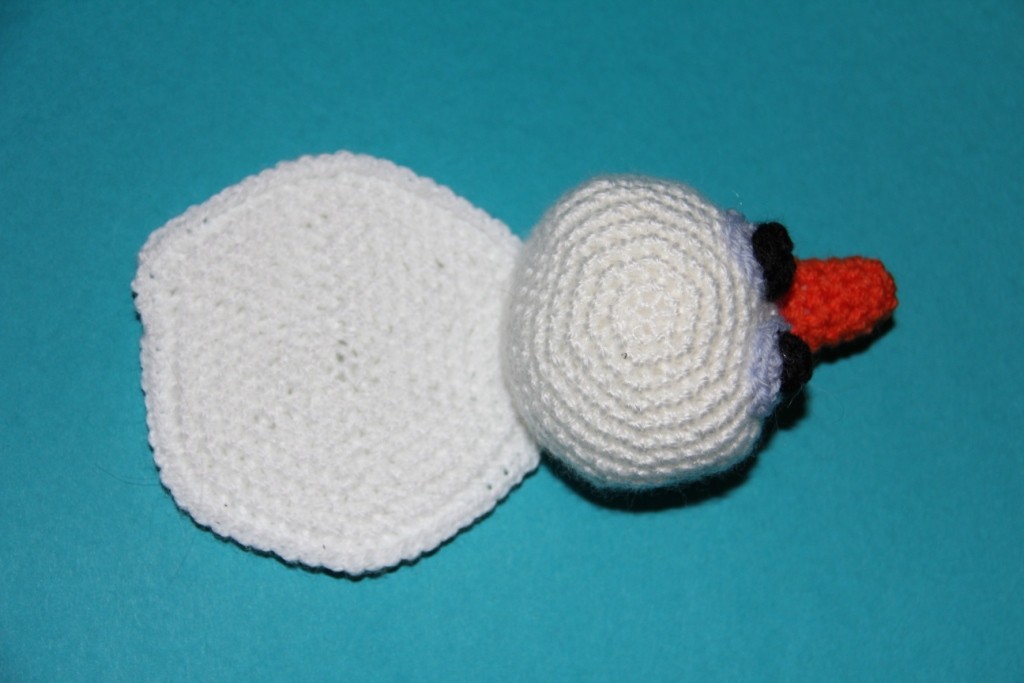 Blog-Inhaltsbild für 'Kostenlose Häkelanleitung - Geschenkidee - Kleiner Schneemann als Untersetzer'