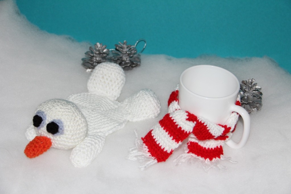 Blog-Inhaltsbild für 'Kostenlose Häkelanleitung - Geschenkidee - Kleiner Schneemann als Untersetzer'