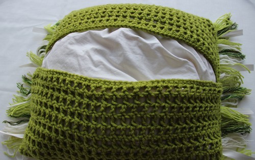 Blog-Inhaltsbild für 'Kostenlose Häkelanleitung: Kissen mit Fransen aus Wollresten - für Häkelanfänger geeignet'