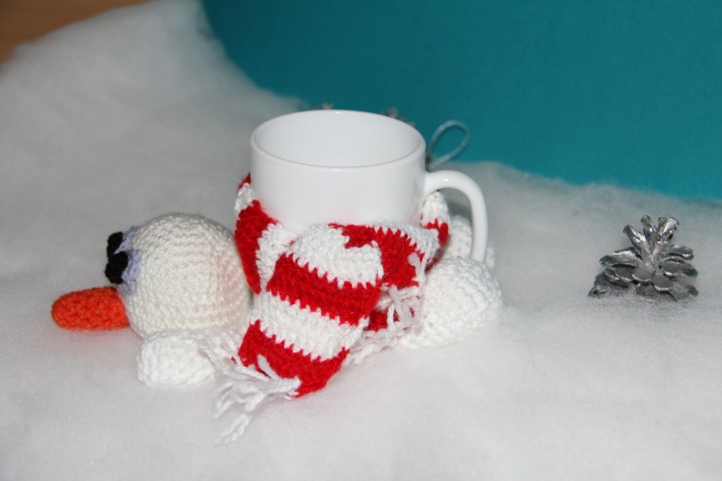 Blog-Inhaltsbild für 'Kostenlose Häkelanleitung - Geschenkidee - Kleiner Schneemann als Untersetzer'