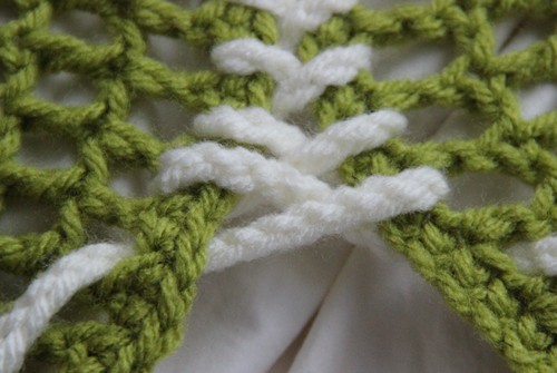 Blog-Inhaltsbild für 'Kostenlose Häkelanleitung: Kissen mit Fransen aus Wollresten - für Häkelanfänger geeignet'