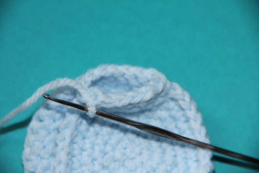 Blog-Inhaltsbild für 'Kostenlose Häkelanleitung - Kleine Schneeflocke - Deko Weihnachtsanhänger'