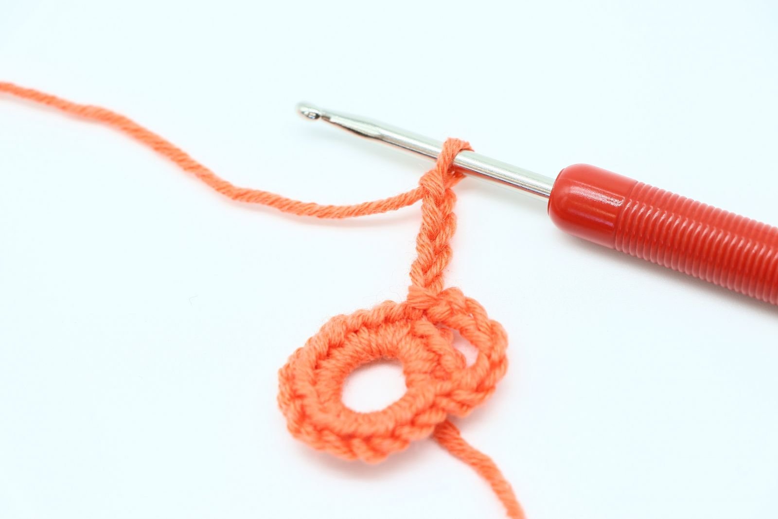 Blog-Inhaltsbild für 'Kostenlose Frühlingsblüten Häkelanleitung'