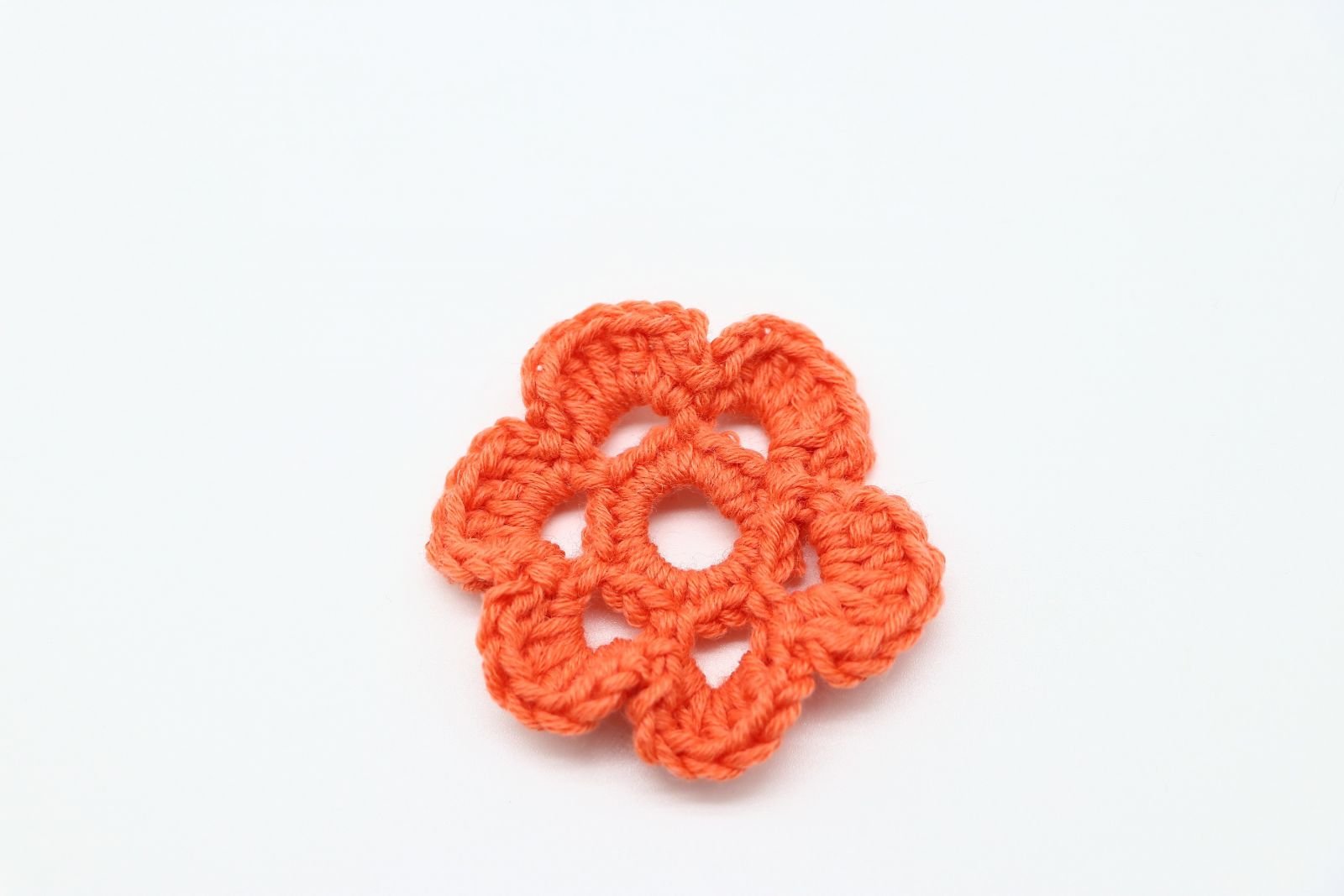 Blog-Inhaltsbild für 'Kostenlose Frühlingsblüten Häkelanleitung'