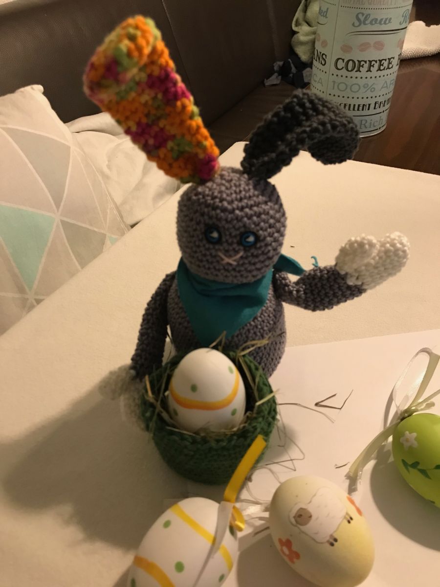 Blog-Inhaltsbild für 'Hase mit Korb häkeln'