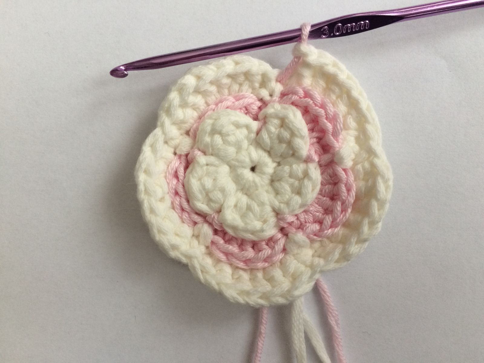 Blog-Inhaltsbild für 'Laufgitterorganizer, kostenlose Häkelanleitung von Wolldiamant'