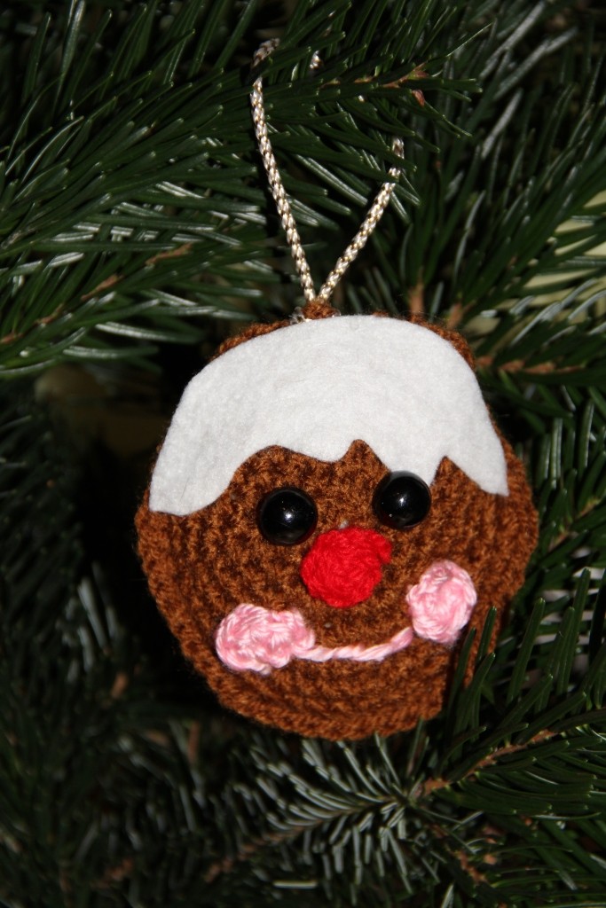 Blog-Inhaltsbild für 'Kostenlose Häkelanleitung - Kleine gehäkelte Lebkuchenanhänger'